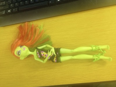 Monster High Venus McFlytrap Music Festival-VIM Lanyard+ accessorie Fashion Doll