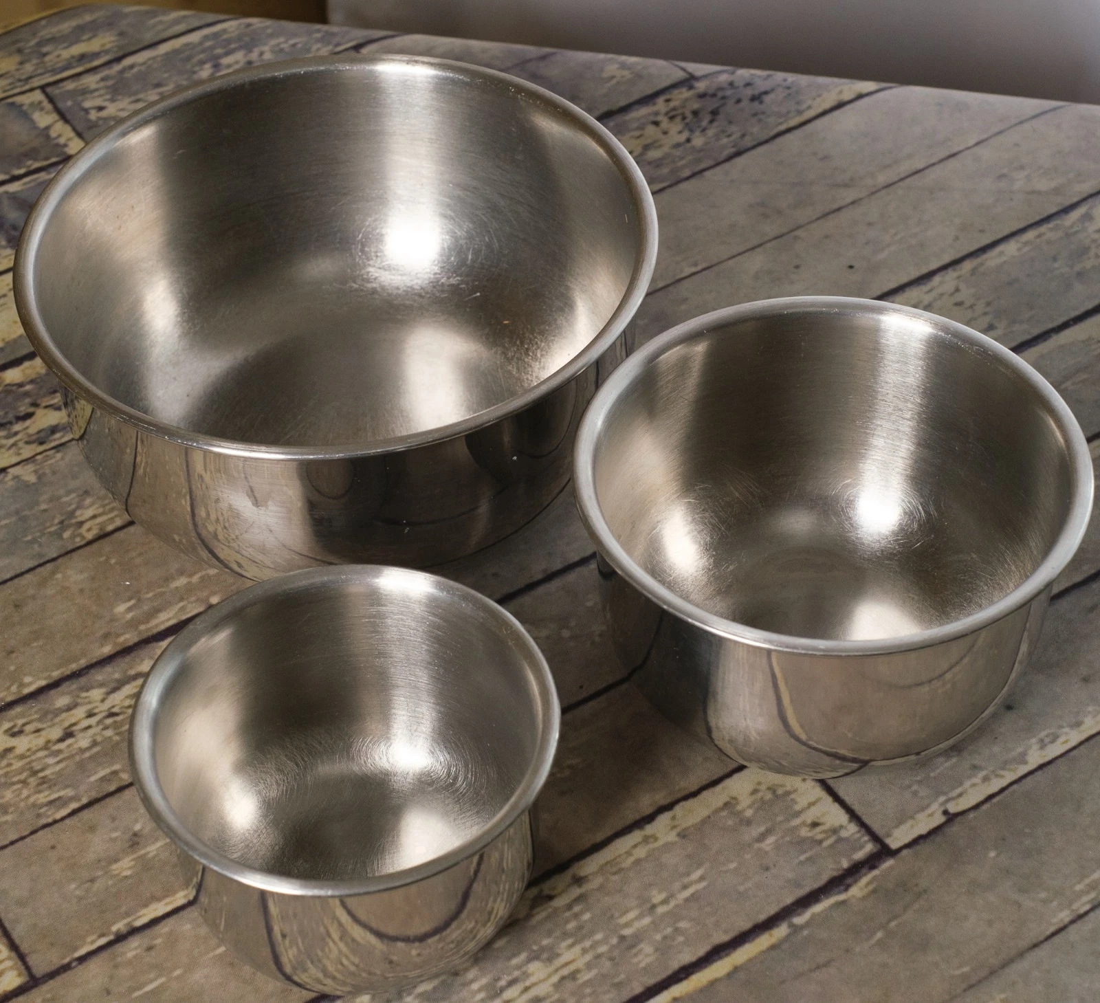 MADISON INDUSTRIES Stainless Steel Nesting Mixing Bowls Vintage-Set of 3