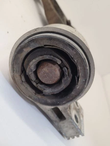 2005-07 FORD FIVE HUNDRED Driver Left Lower Control Arm Front LH - Image 2 of 4