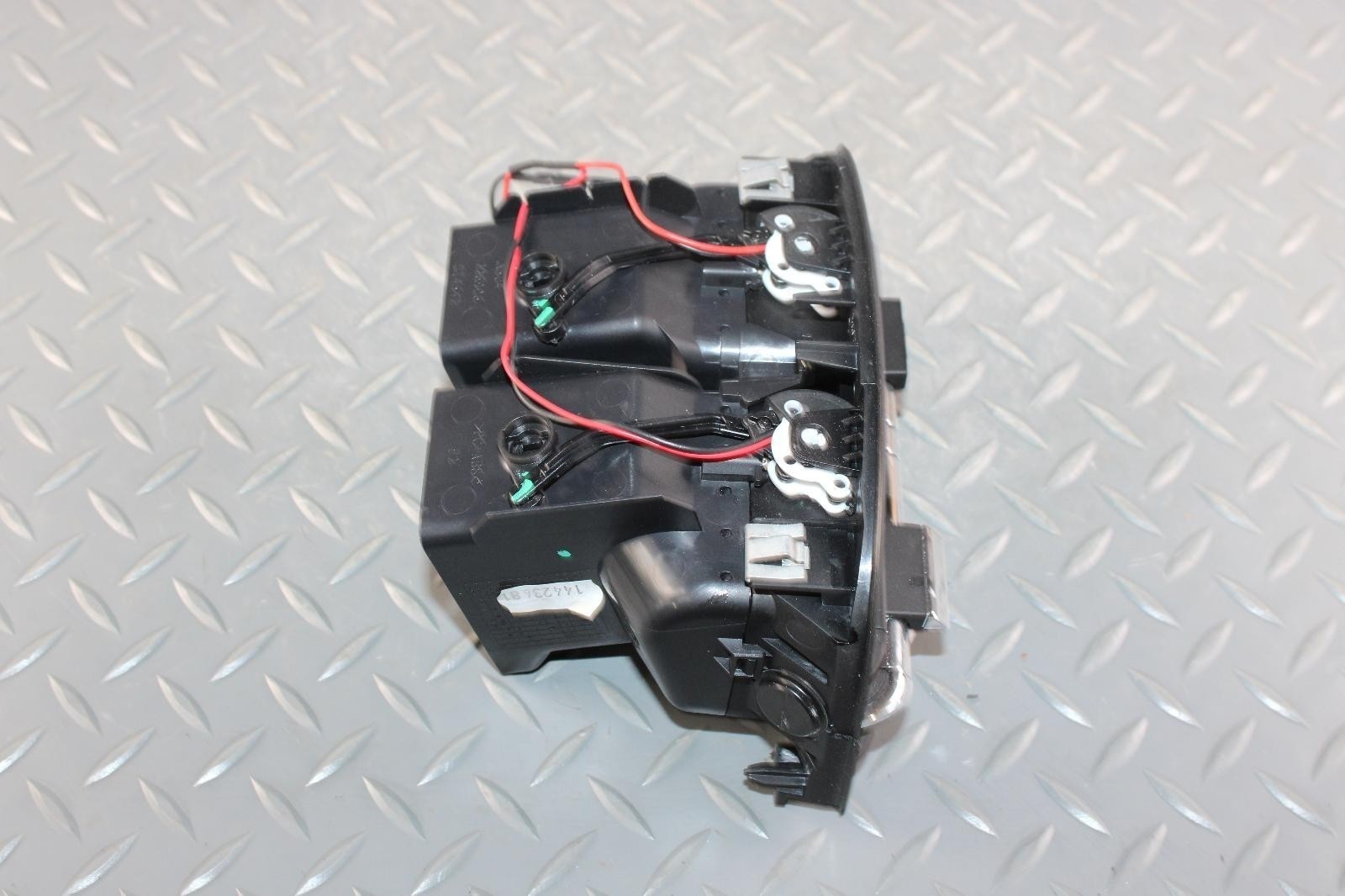 Maserati Quattroporte 2014-2023 Rear Air vent