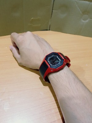 G-SHOCK G-056-4VER レッド腕時計 G-Shock Vintage Polygon Slim G-056 Black 'n Red Solar Digital