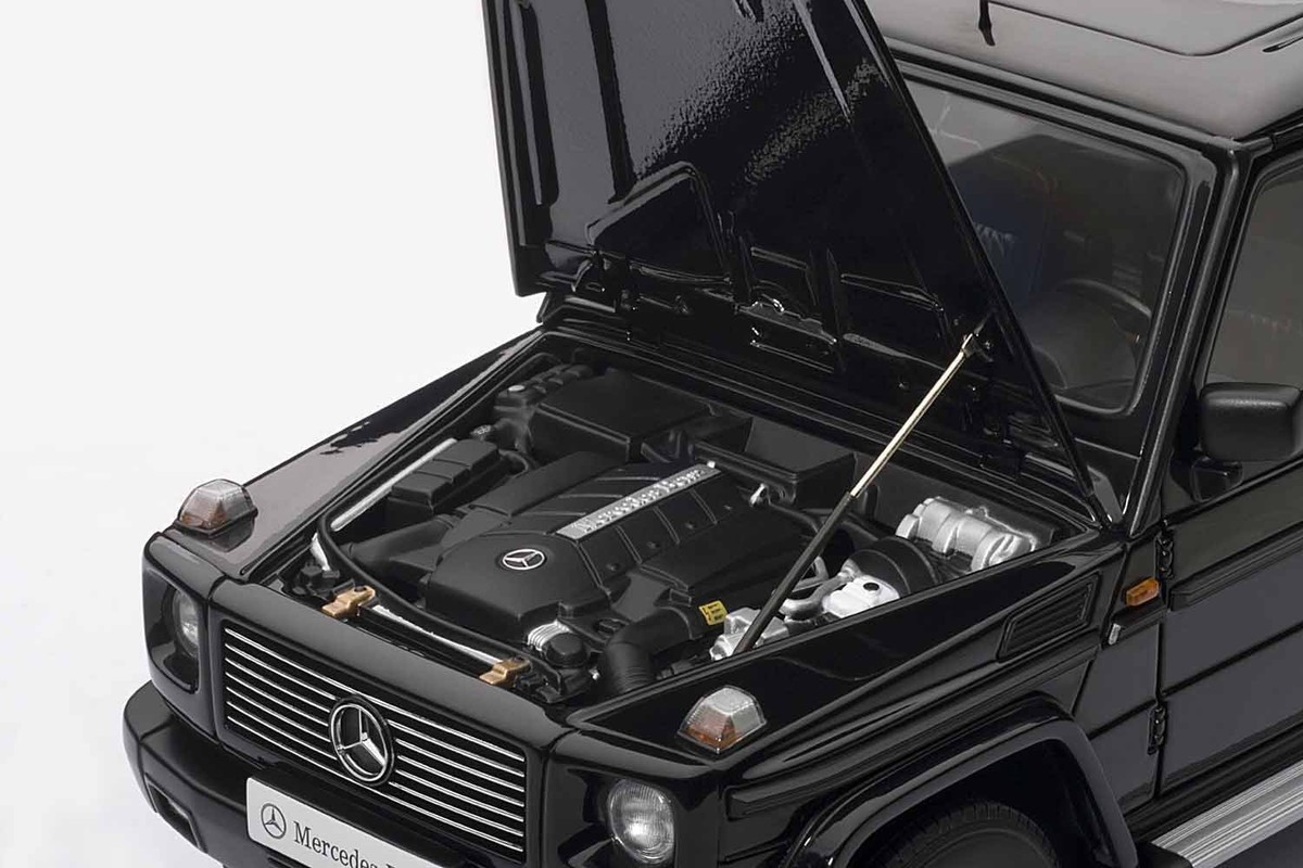 1990 MERCEDES-BENZ G500 SWB 2 DOOR BLACK 1:18 BY AUTOart 76111