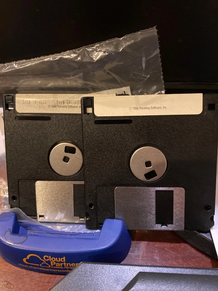 VINTAGE BRAND NEW AND  UNUSED. LapLink Remote Access for Windows 2 Disks. Licens - Image 2 of 2