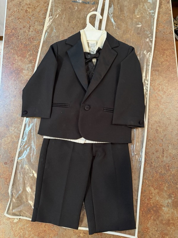 Lito Boys Tuxedo Suit Set 2T Black/White 5pc Jacket Pants Vest Shirt Tie