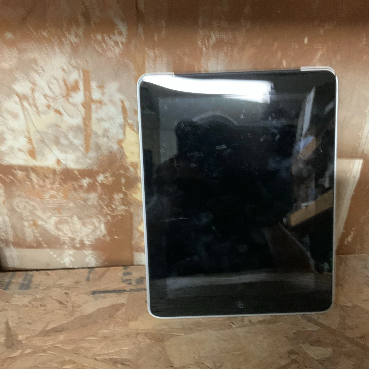 Apple iPad (1st Generation) Tablets & eReaders with Backlight for