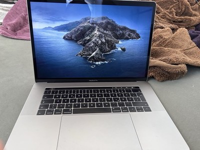 MacBook Pro 2017 15 Zoll 500 GB