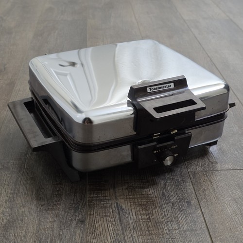 Toastmaster Waffle Maker Grill w/Reversible Plates Chrome 269A Vintage TESTED