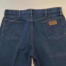 37 x 32 ~ Tag: 38 x 33 ~ VINTAGE USA Wrangler Men’s Jeans ~ 936DEN
