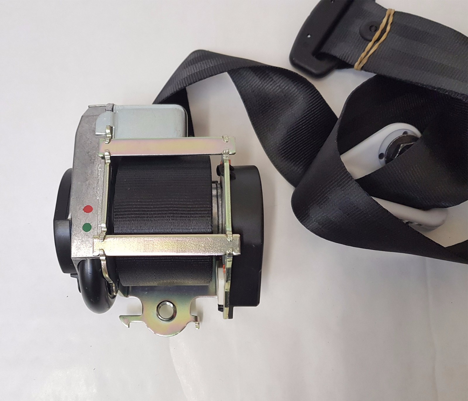 peugeot 208 seat belt