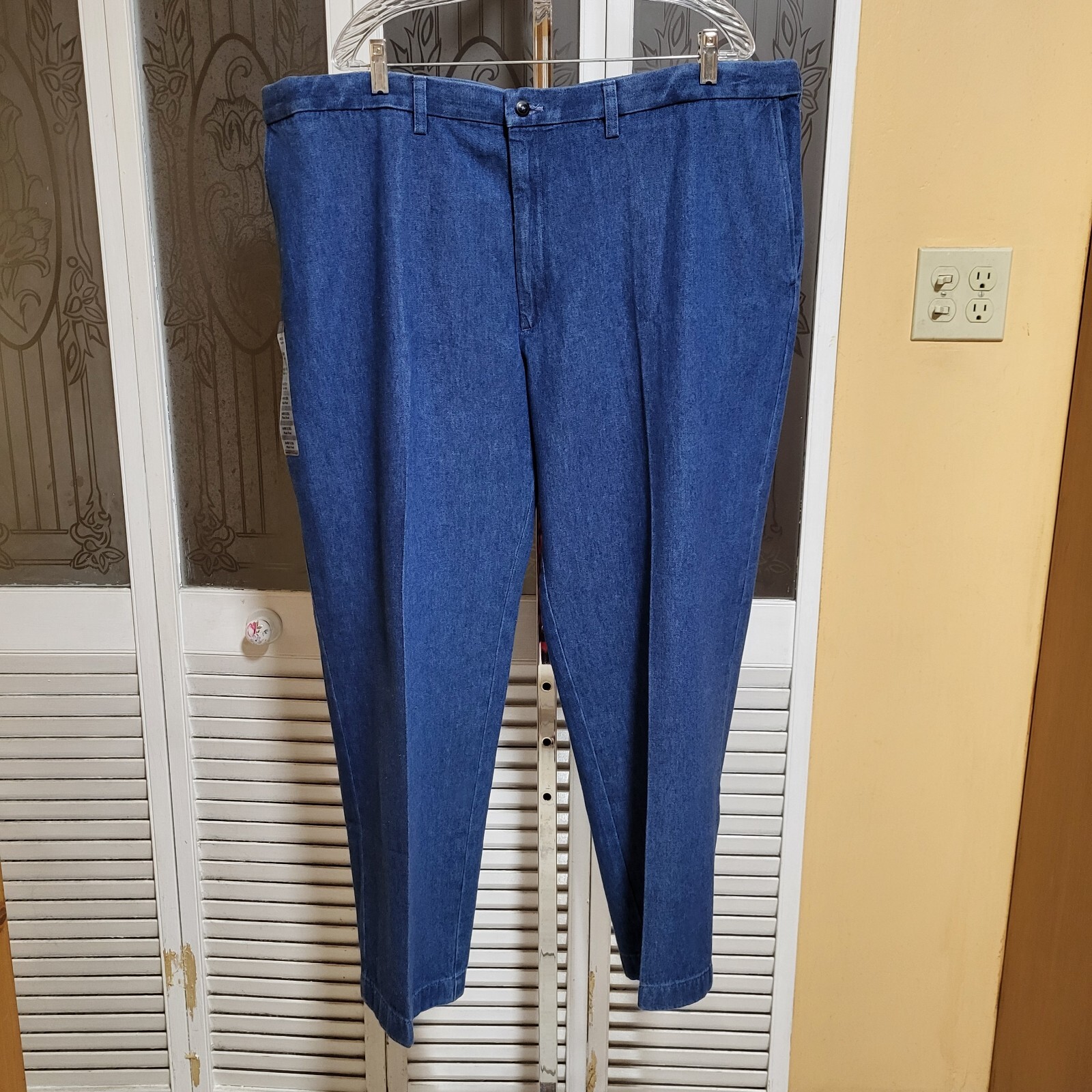 - Size 44 X 29