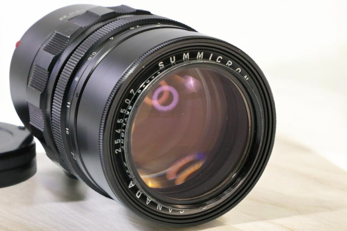 Leica Summicron 90mm f/2 Leitz Canada M Mount Lens in Black Leica Summicron 90mm f/2 Leitz Canada M Mount Lens in Black