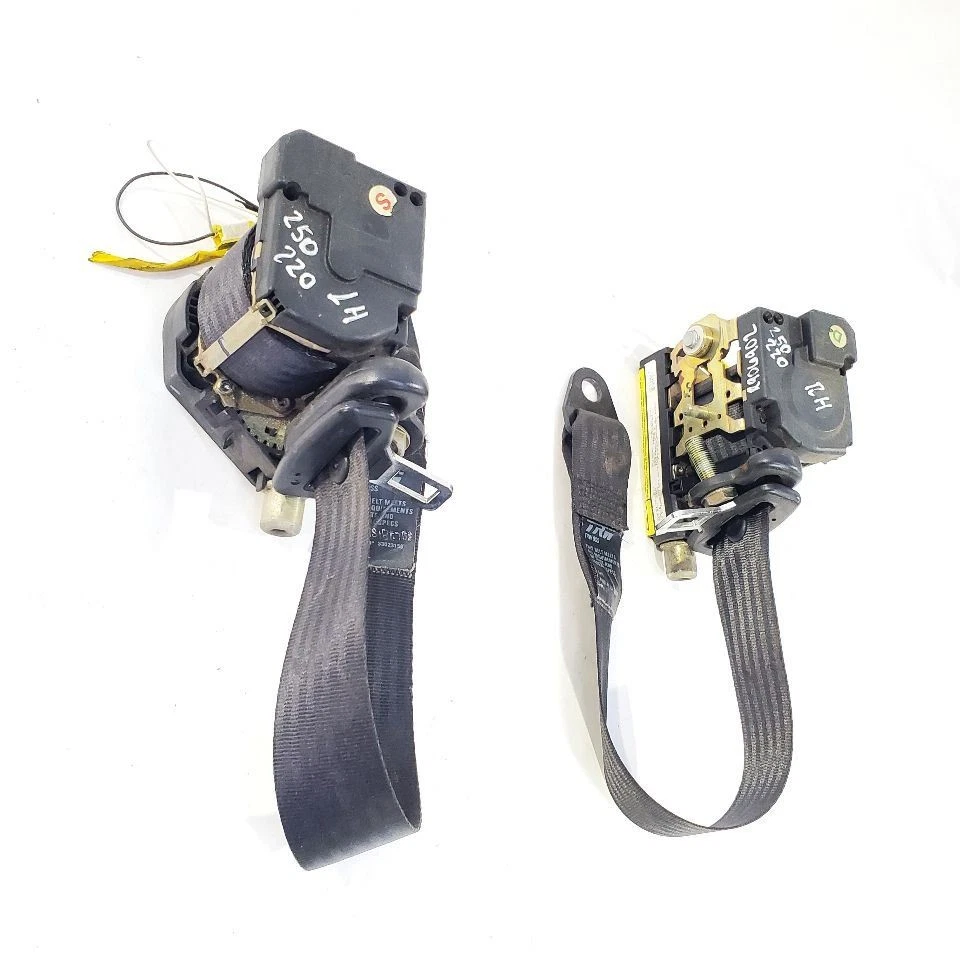 Maserati Spyder Cambiocorsa 2003 OEM par de cinturones de seguridad delanteros Foto 3 de 4