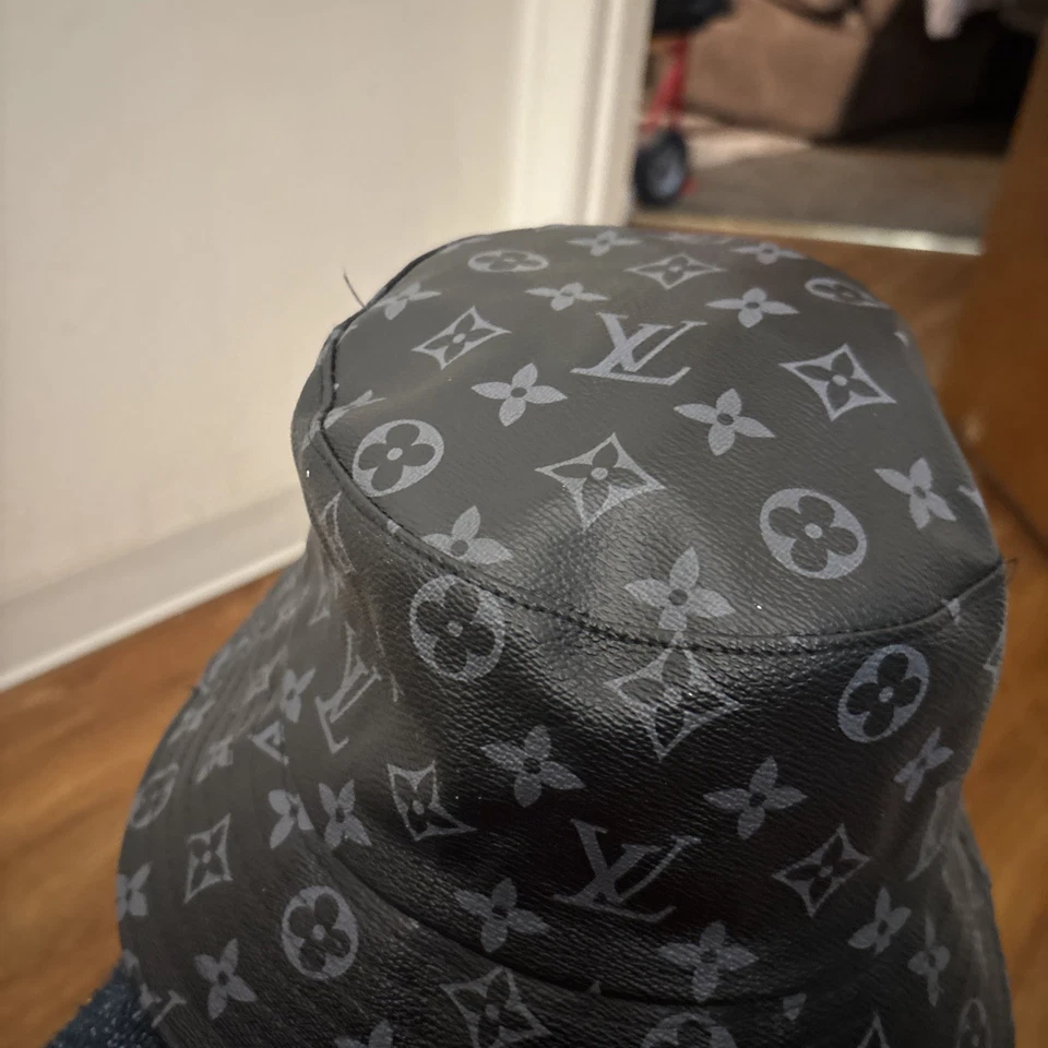 Chapéu tipo balde Louis Vuitton couro marrom - Imagem 4 de 4