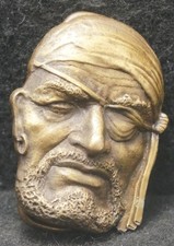 XD13111 VINTAGE 1977 CUT-OUT PIRATE HEAD ARTWORK MENS BRASS BELT BUCKLE