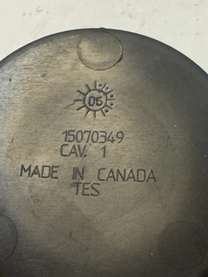 Alfombrilla portavasos de goma Chevy GMC 2003-2006 Silverado Sierra Suburban 15070349 Foto 3 de 4