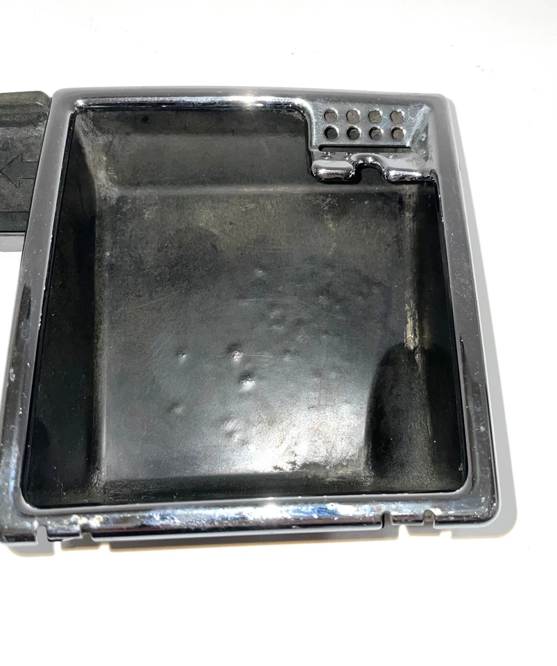 Bandeja de cenizas de almacenamiento central delantero OEM Mercedes Benz E350 E500 E550 W211 2005-2009 Foto 2 de 4