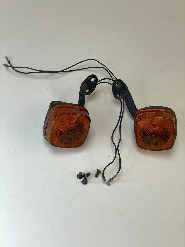 Honda C70 1980 Passport OEM señales de giro delanteras HM174 C 70 Foto 2 de 4