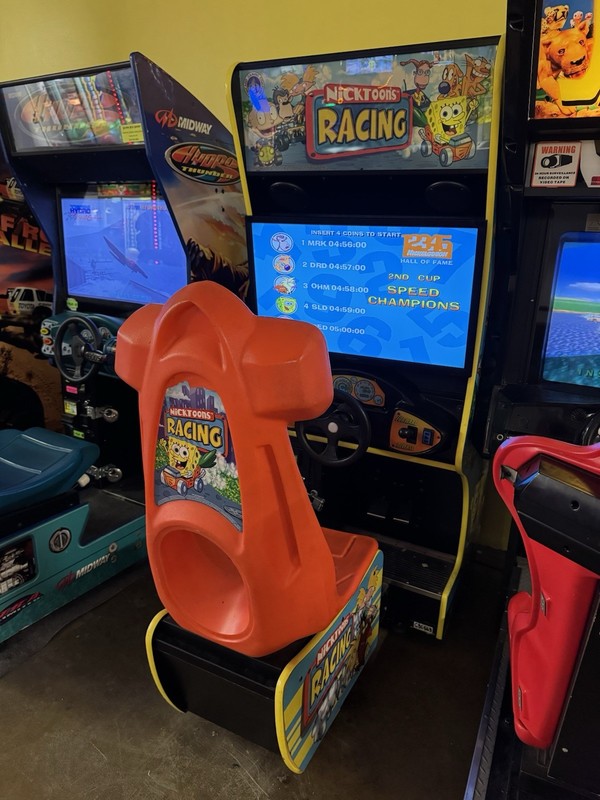 Nicktoons Racing Arcade Machine – 32” LED & Coin Acceptor – Works 100%! 