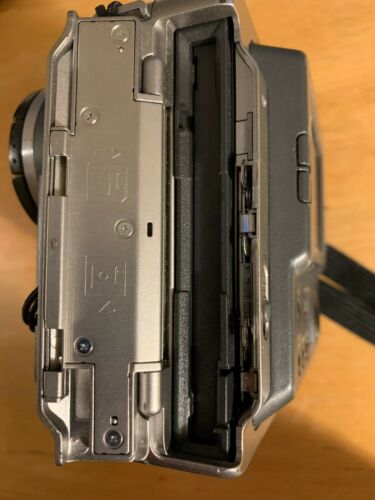 Sony Vintage Mavica MVC-FD7 3.5" floppy disk digital camera - Camera Only - Picture 6 of 8