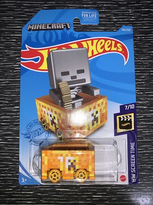 2021 Minecraft Minecart Hot Wheels Yellow HW Screen Time 7/10 142