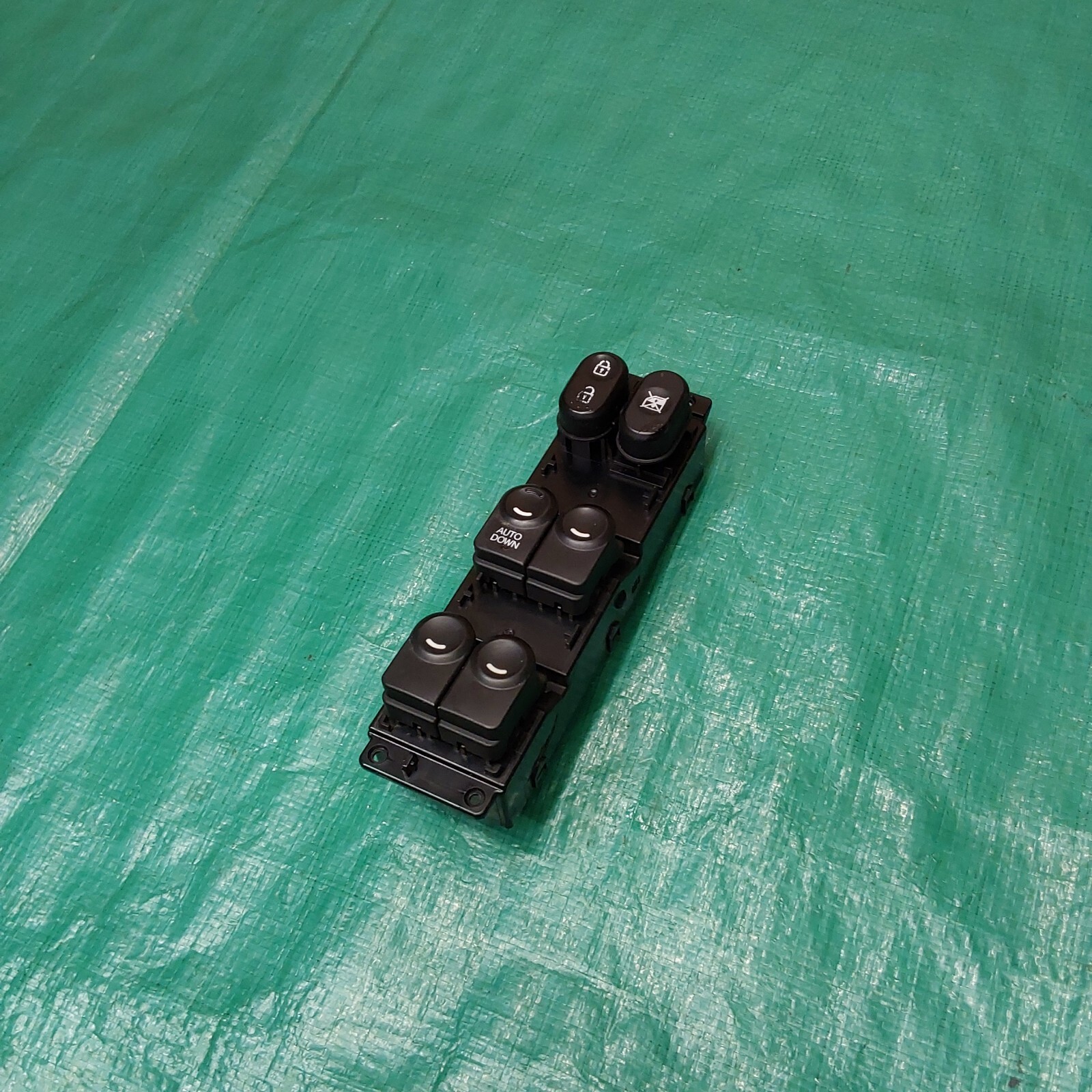 2012-2017 Hyundai Accent Left Driver Master Window Control Switch OEM 935701R111