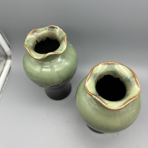 Pair Of Vintage Sage Green Glazed Art Pottery Bud Vase Drip Glazed 6.5" - Picture 4 of 8