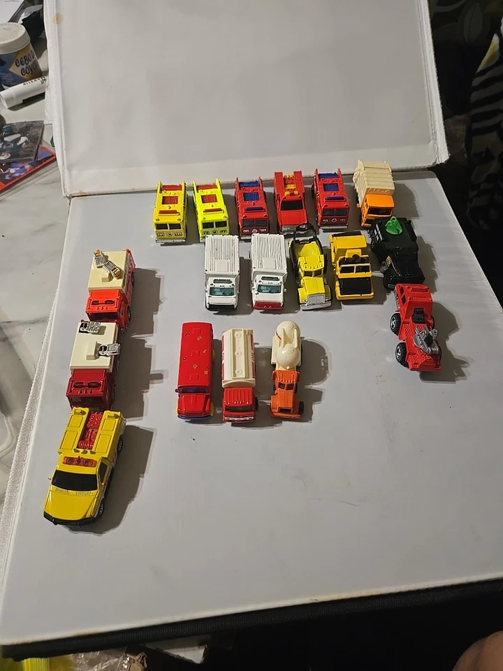 Mattel Hwlls Mbox Vintage Años 70 80 90 Ambulancia, Bombero, Constr Juego 18p Foto 2 de 4