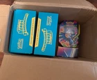 Lot Pokémon FR 2 ETB Héros Transcendants + Pokédex Dracaufeu + 500 Cartes