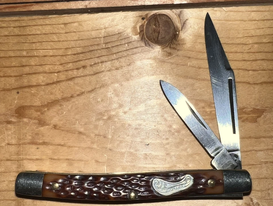 Nice Frontier 4821 Imperial 2 Blade Pocket Knife 2-7/8” Tight w/Good Snap . GC - Image 2 of 4