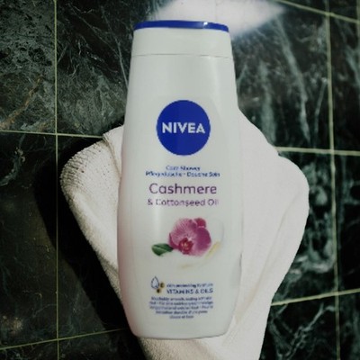 Nivea Cashmere & Cottonseed Oil Pflegedusche (250 ml), pH-hautneutrales Duschgel