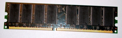 1 GB DDR-RAM 184-pin PC-2700U non-ECC CL2.5 'Infineon HYS64D128320HU-6-B' - Imagen 2 de 2