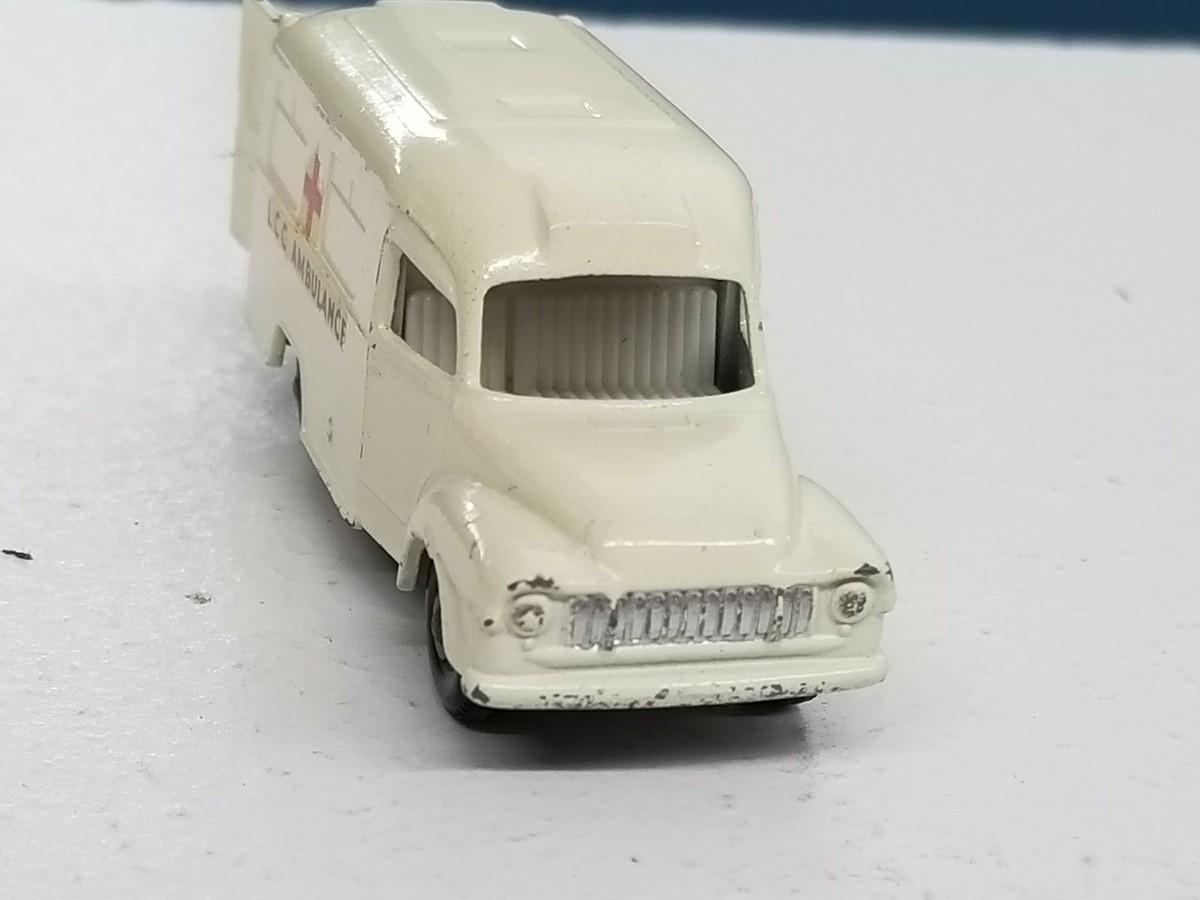 1962 Matchbox Bedford Lomas Ambulance No. 14 Diecast EX Nice Shelf