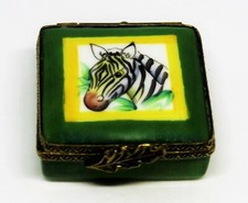 LIMOGES FRANCE BOX - EXIMIOUS - ZEBRA IN THE JUNGLE - LEAF CLASP - FERN INSIDE