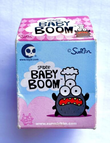 TOY2R Spider Baby Boom Blind Box Kidrobot Dunny Bearbrick QEE 2006 Gashapon - Picture 1 of 6