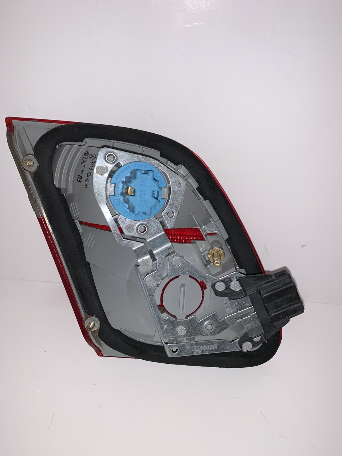 MERCEDES A2108204264 RIGHT REAR TAIL BRAKE LIGHT W/ BULBS 0002 W210