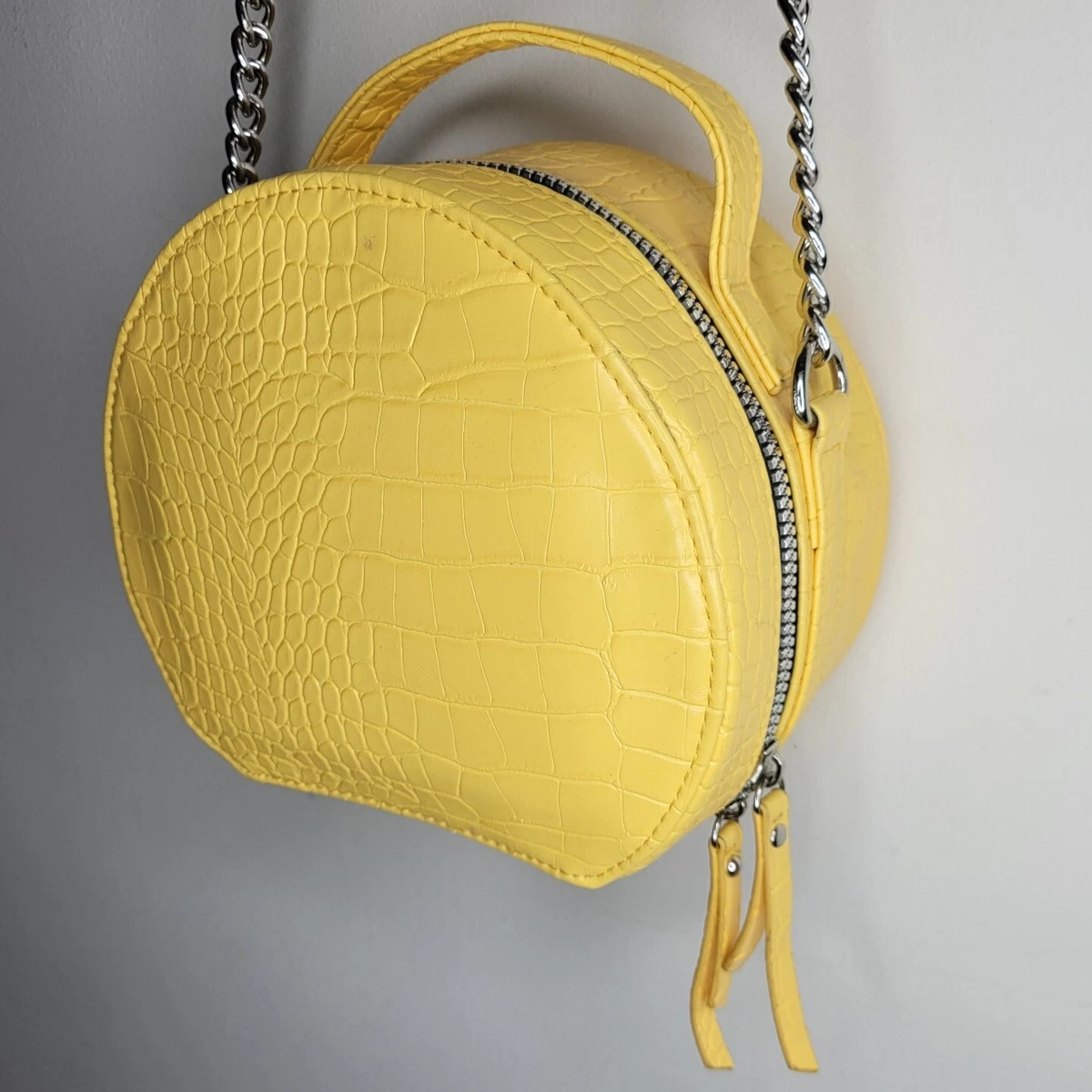 Primark shop yellow bag