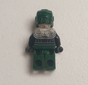 Lego Marvel Super Heroes Minifigure Vulture - Dark Green Flight Suit 76083!