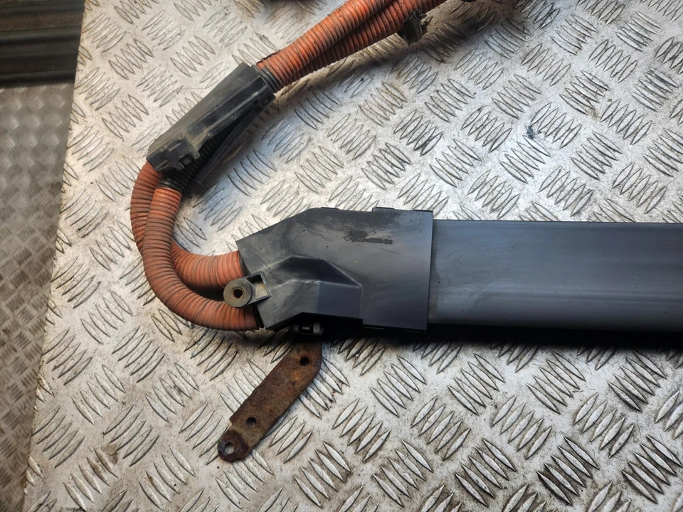 LEXUS RX400H HYBRID BATTERY MOTOR WIRING CABLE 82815-48350 MK2 2004 - 2009 - Image 2 of 4