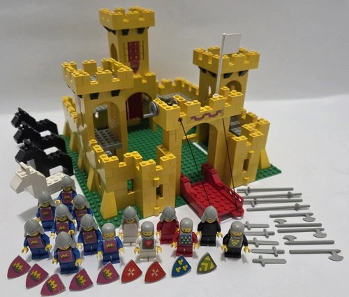 LEGO 375 - 2 Castle Nearly Complete - Missing 7 Parts & Some Stickers - 1978