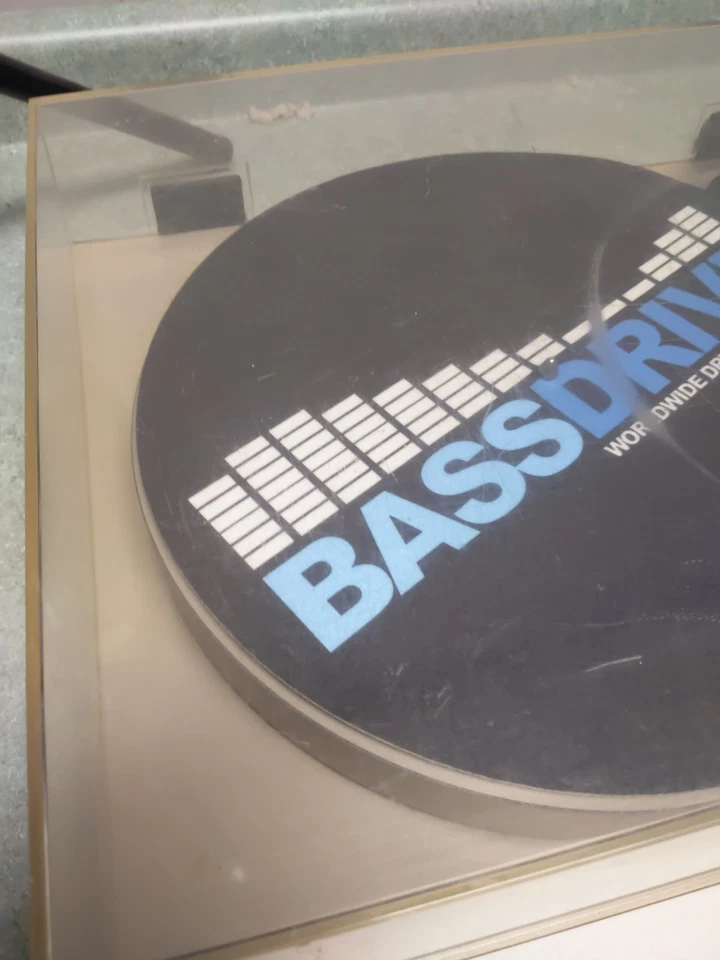 Tocadiscos Harman Kardon T60C suspensión flotante elevación automática años 80 de colección Foto 2 de 4