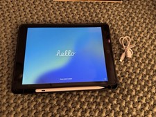 Apple iPad 8th Gen 32GB Space Gray Wifi Only Bundle