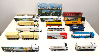 Konvolut - Diverse Autos LKW und Busse  Anhänger ---- DM 497