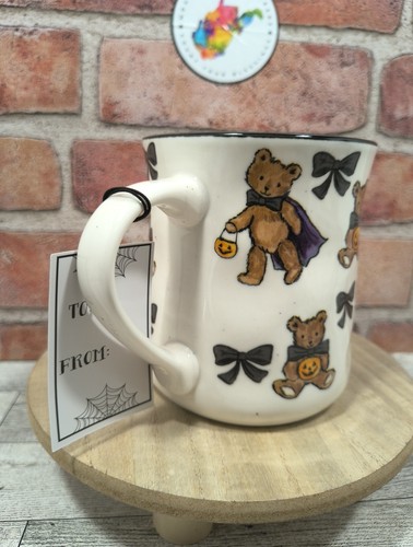 Cobwebs & Cauldrons Mug Halloween Bear Bows Pumpkins Trick Or Treat NWT - Picture 4 of 6
