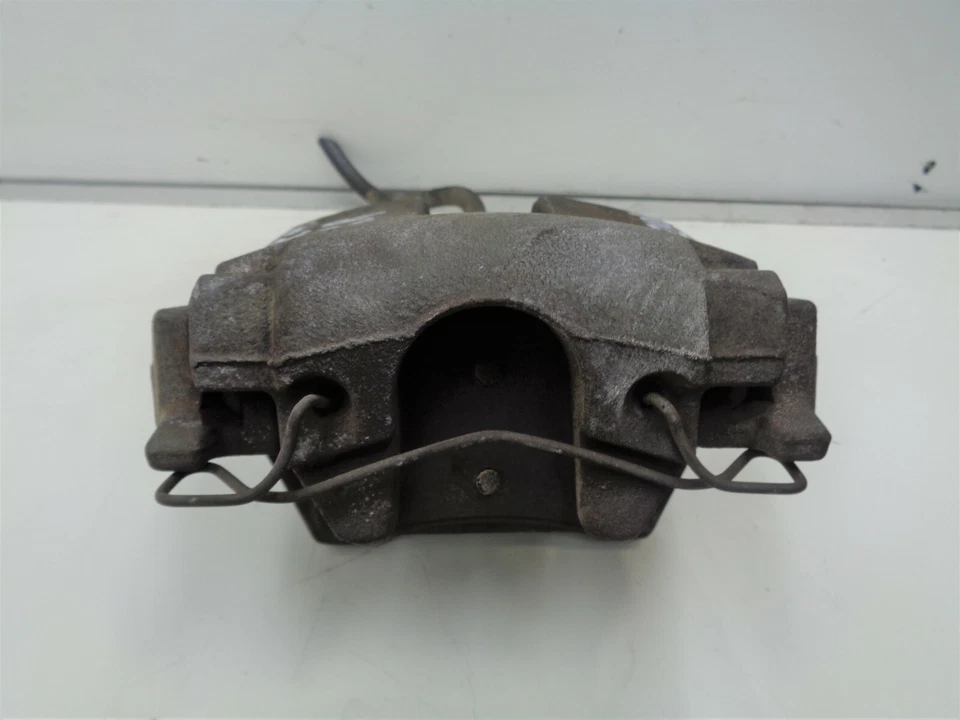 03-14 Volvo XC90 AWD Rear Right Passenger Brake Caliper 30639525 OEM AK210154 - Image 2 of 4