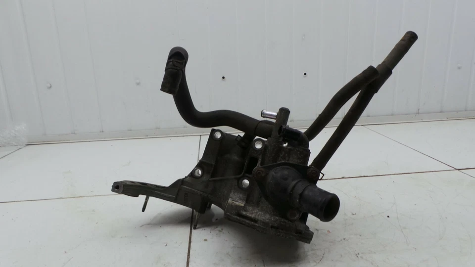 Mazda CX7 2011 2,2 diésel R2AA bomba de agua con carcasa termostática Foto 2 de 4