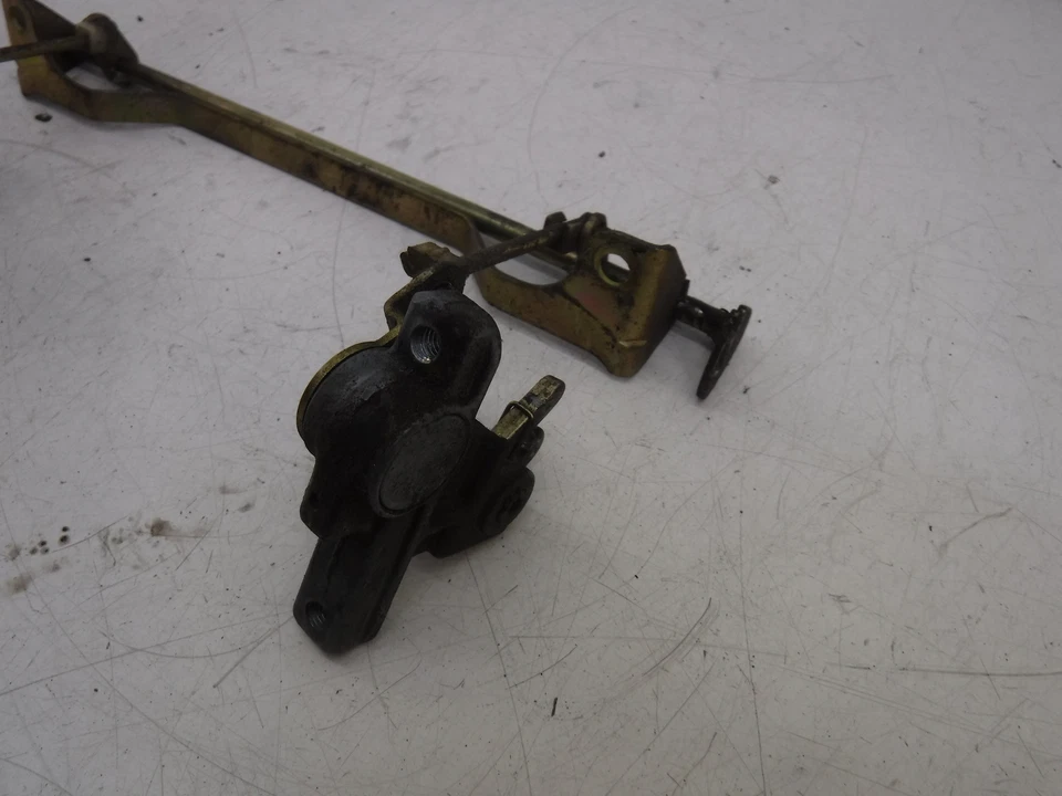 Kawasaki Concours 1000 1997 conjunto de bloqueo de pestillo de asiento de pasajero trasero Foto 3 de 3