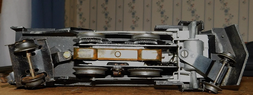 MARX 2-4-2 Cylinder Smoke Loco ~ ERIE Railway ~ Double-Reduction Rd# 666 O-27 - Image 4 of 4