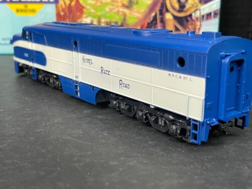 Athearn Trains Nickel Plate Road ALCO PA-I HO Diesel Locomotive Passenger - Picture 12 of 17