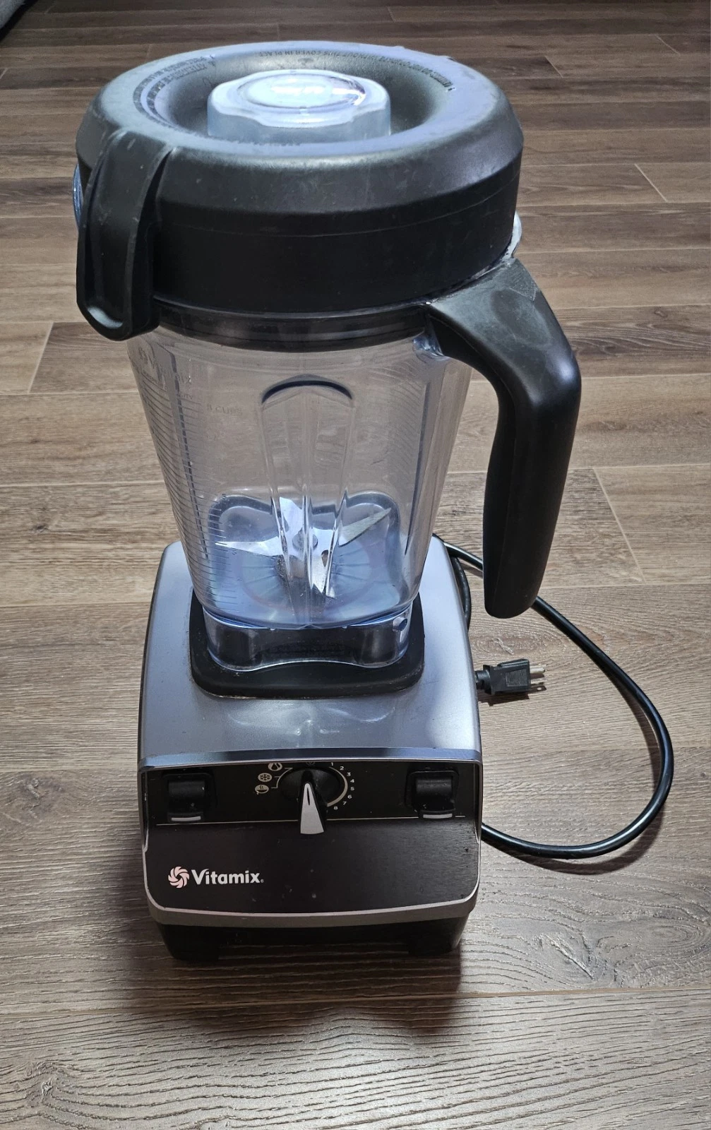 Vitamix VM0102D 5300 64 Oz Professional Blender Variable 10 Speed Tested