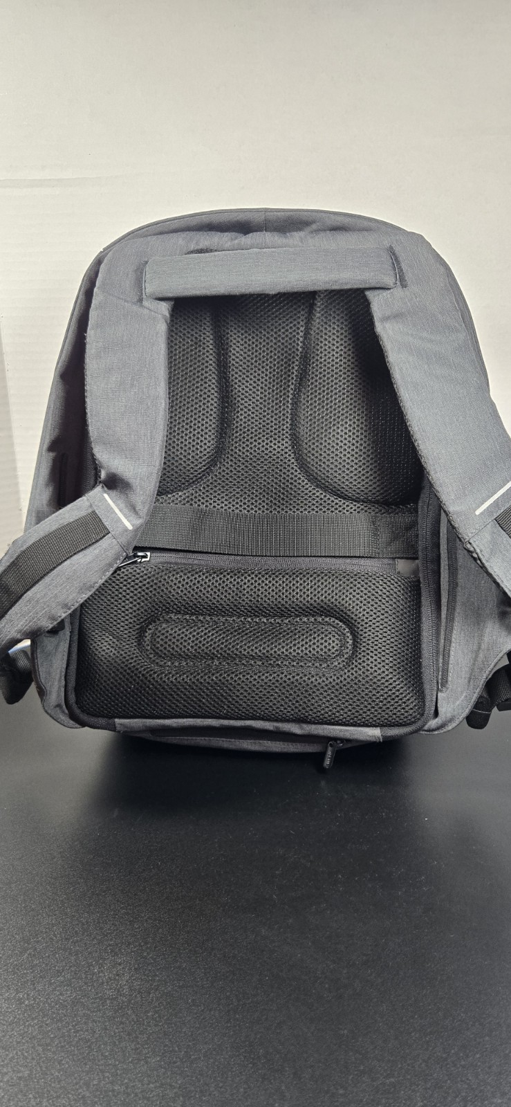 XD Design Antitheft Backpack Great Condition! Bob… - image 4